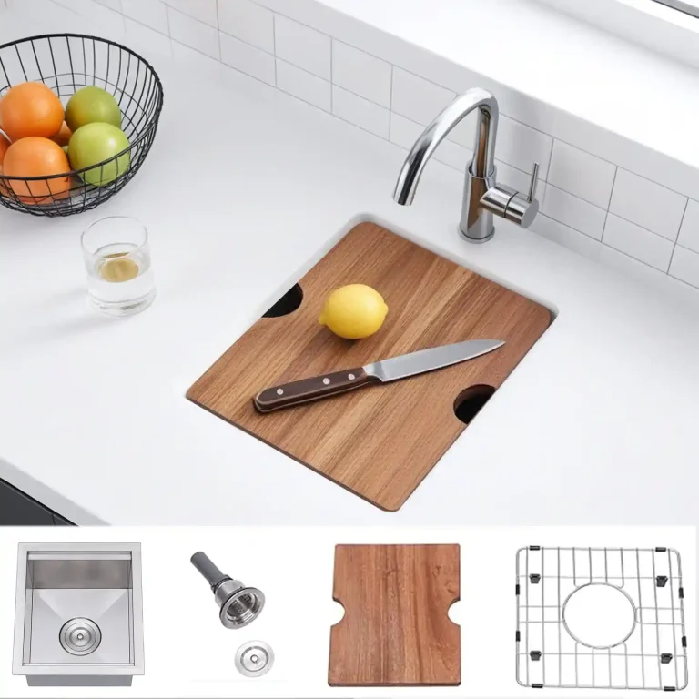 VCCUCINE 13 x 15 英寸紧凑型 T-304 不锈钢下嵌式工作台吧台水槽，配木质砧板、底部栅格及排水配件，适用于房车和酒吧安装
