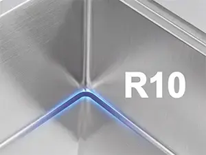 拉丝不锈钢水槽内侧 R10 圆角的特写